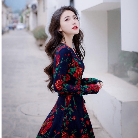 NWOT Fall/ Winter Holidays Maxi Dress, warm and beautiful! - Picture 5 of 8